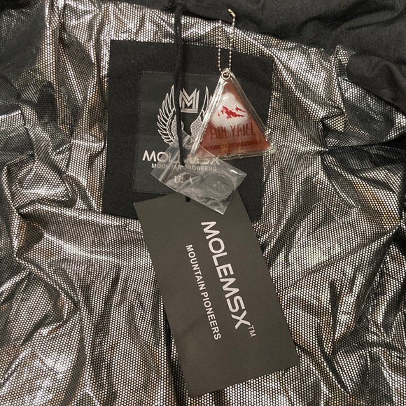 Women's Black Puffer Jacket with Faux Fur Hood - Picture 5 of 10